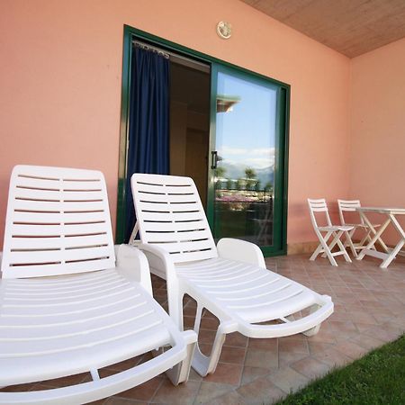 Residence Oasi Del Viandante Lake Como Екстериор снимка