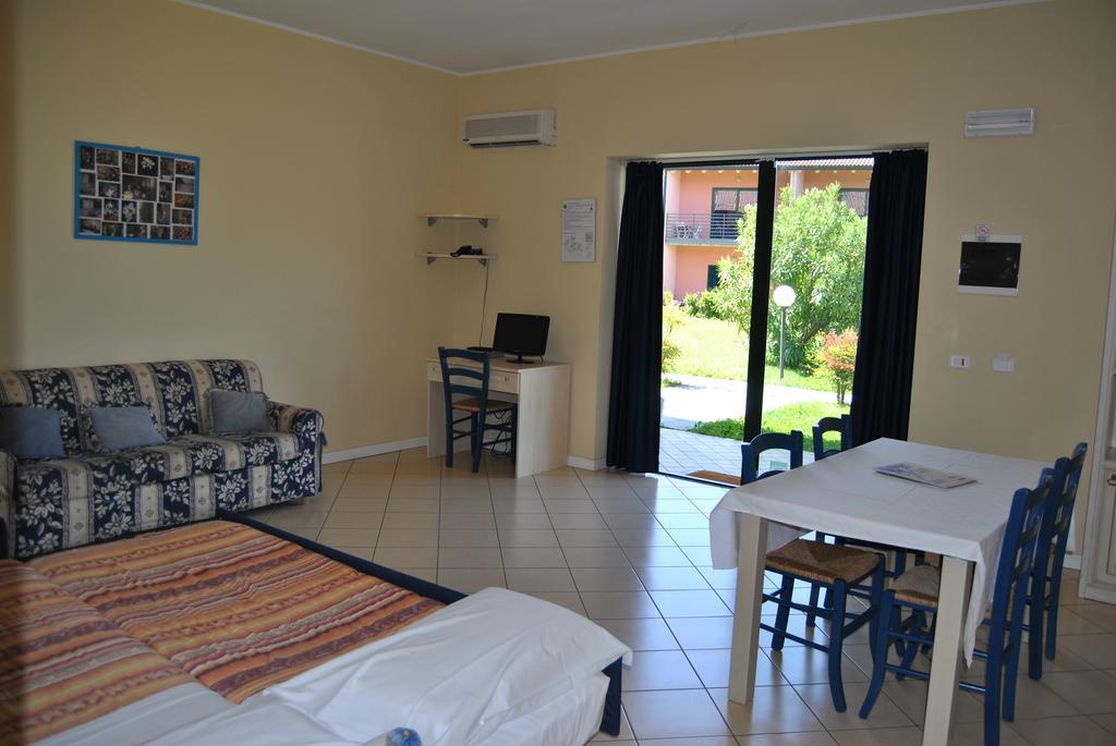Residence Oasi Del Viandante Lake Como Екстериор снимка
